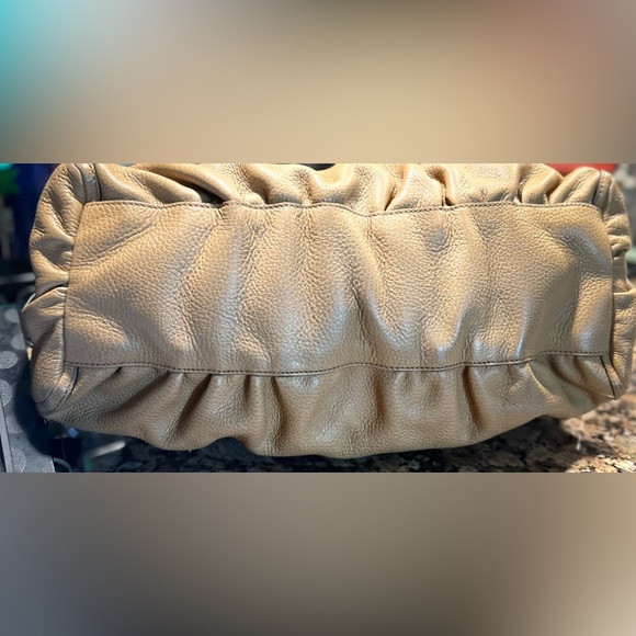 GUCCI D-Ring Gold Hobo Handbag, Pre-owned, Very good condition - Picture 8 of 10